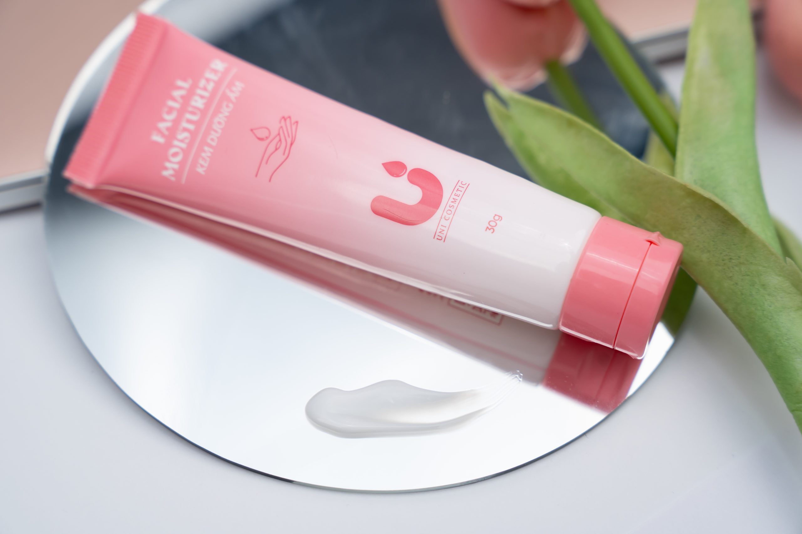 Kem dưỡng ẩm – Nền tảng giúp da khỏe và cân bằng lâu dài