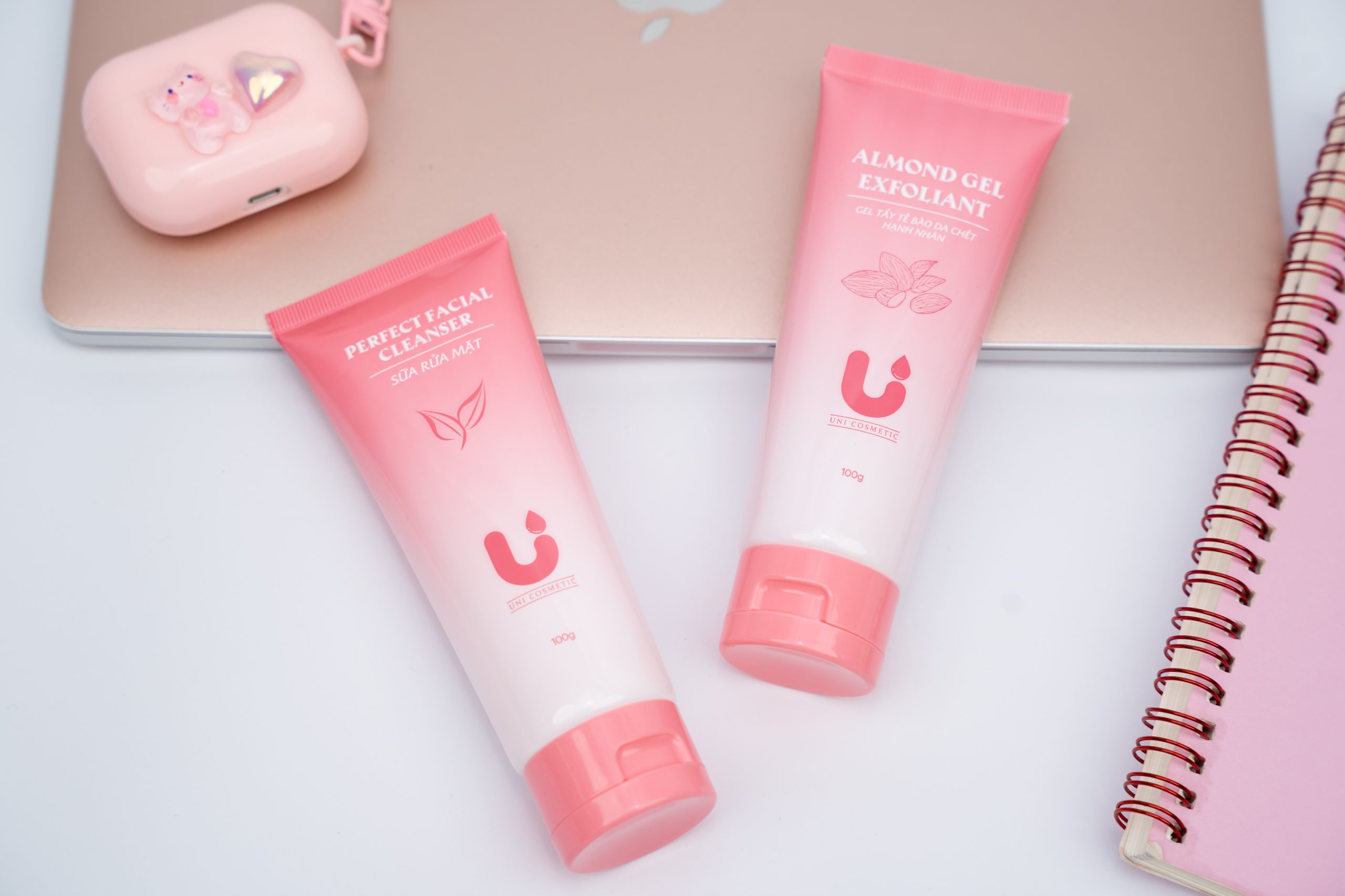 Sử dụng sữa rửa mặt kết hợp gel tẩy tế bào chết 