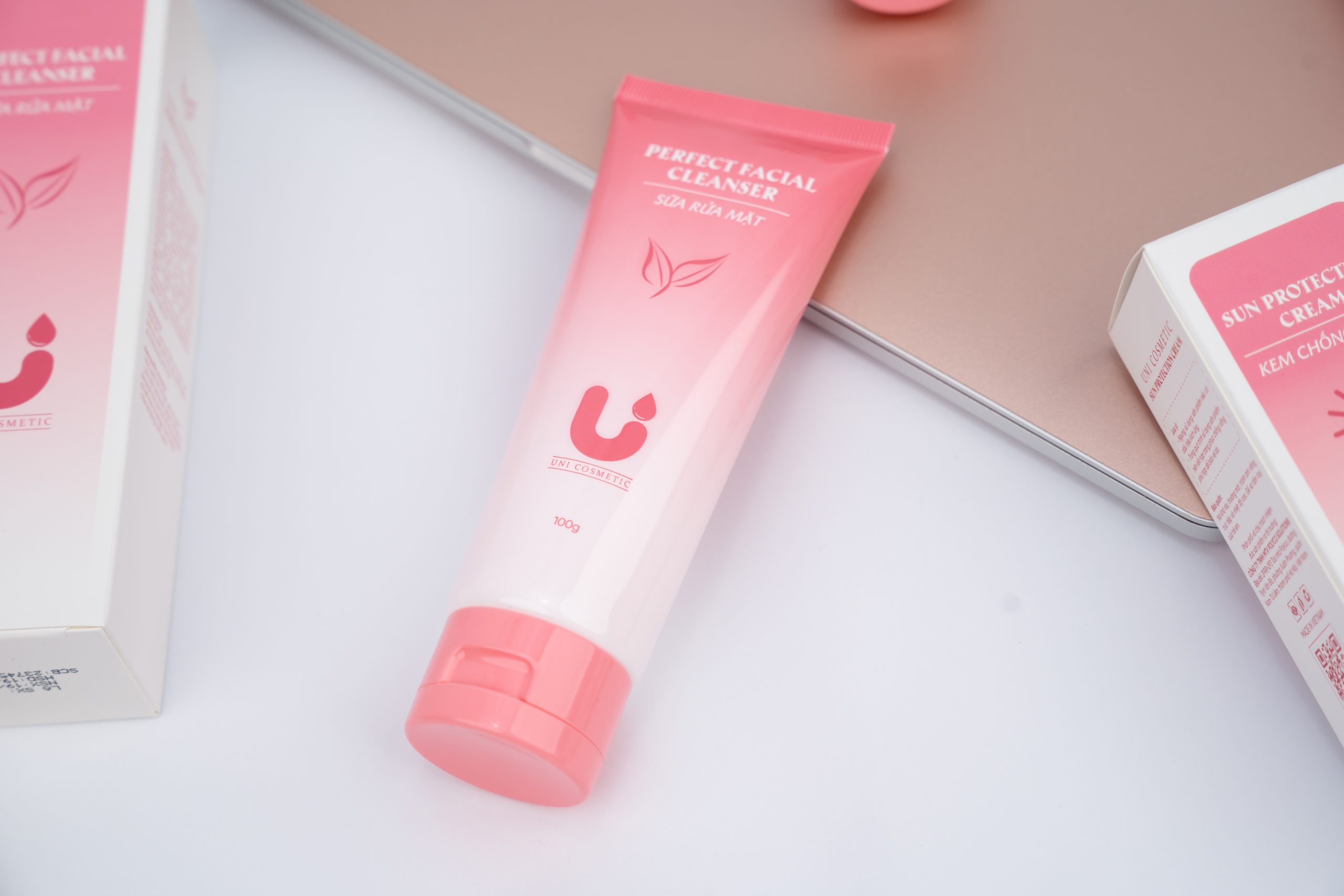 Sữa rửa mặt Uni Cosmetics – Perfect Facial Cleanser
