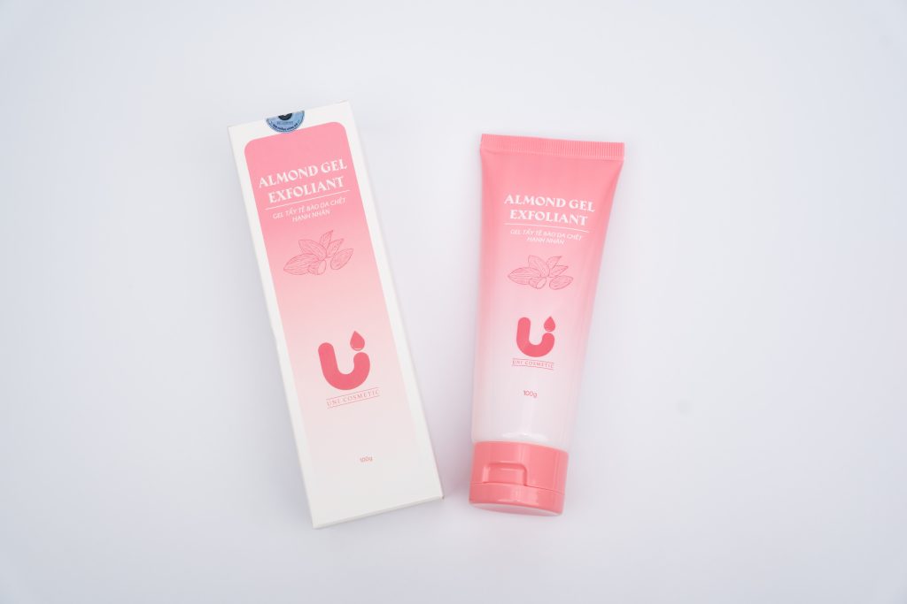 Gel tẩy tế bào chết hạnh nhân Unicosmetics